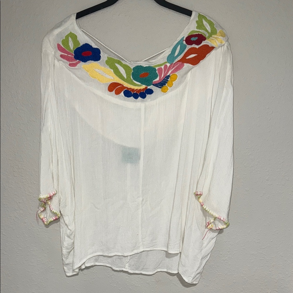 Judith March Cream Blouse embroidered Floral